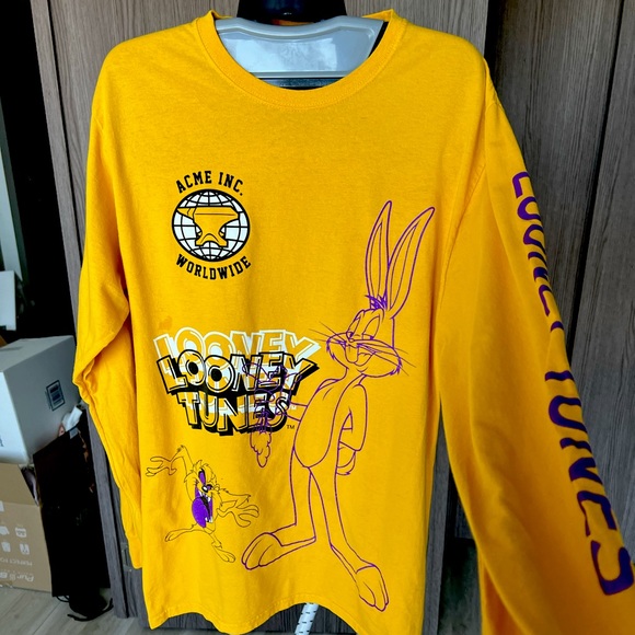 Urban Outfitters long sleeve shirt Looney Tunes - Picture 1 of 3